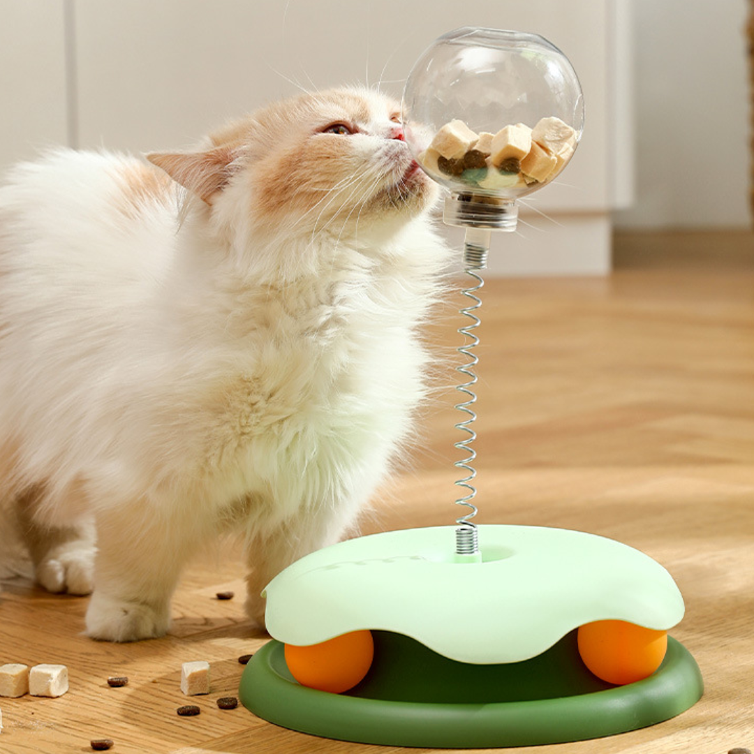 Interactive Cat Toy: Leaking Dispenser Ball for Fun Playtime