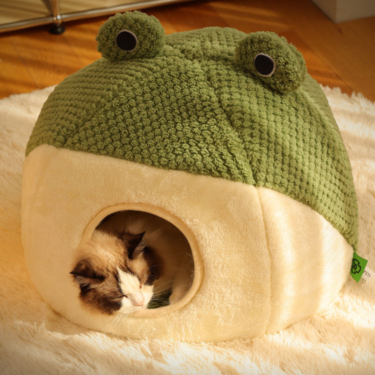 Cozy Frog-Shaped Cat Bed - Enclosed & Fun Design