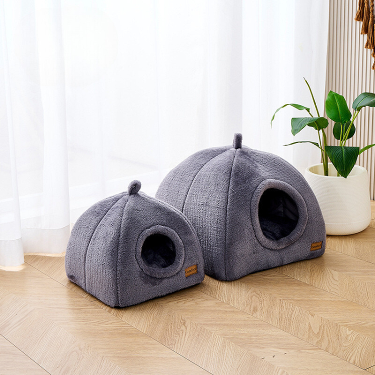 Cozy Winter Cat House Bed - Warm & Comfortable Pet Accessory