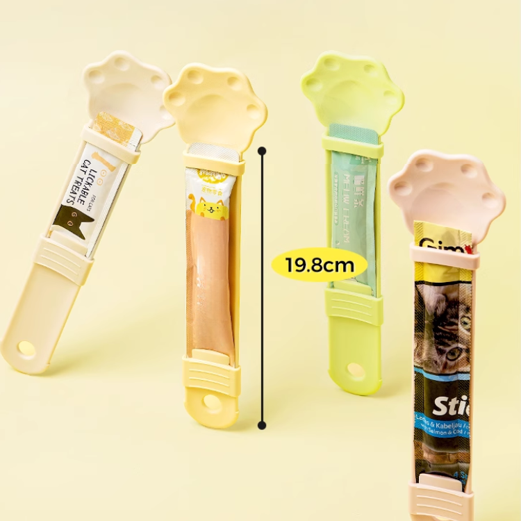 Interactive Cat Treat Squeeze Spoon for Easy Feeding