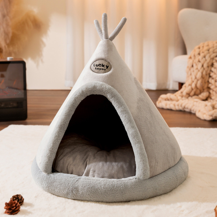 Cozy Winter Cat Bed & Dog House - Warm & Comfortable Retreat