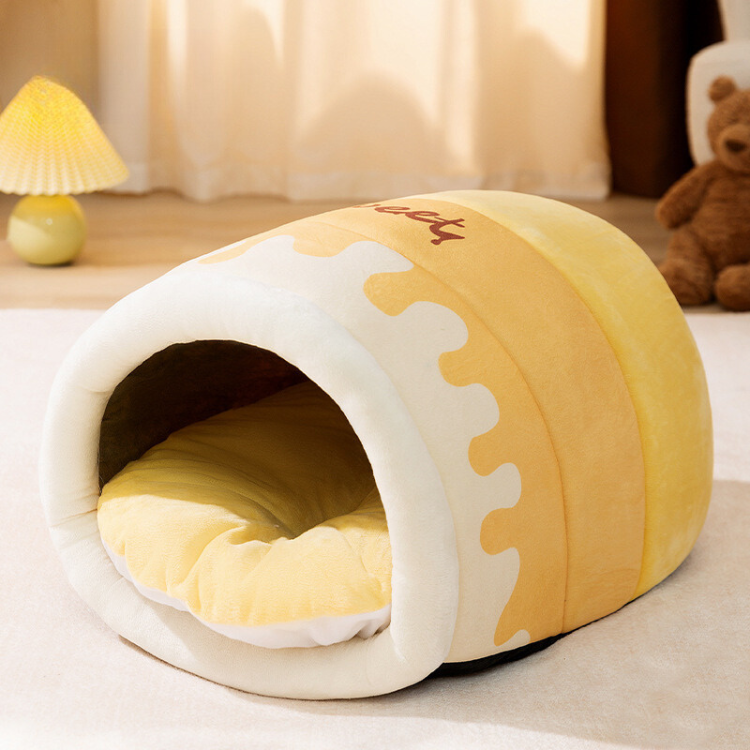 Cozy Honey Pot Winter Cat Bed - Warm & Stylish Pet Accessory