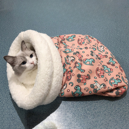 Cozy Cat Cave Sleeping Bag: Warm & Comfortable Pet Accessory