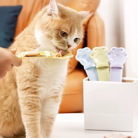 Interactive Cat Treat Squeeze Spoon for Easy Feeding