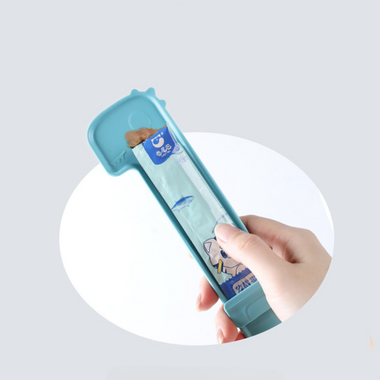 Interactive Cat Feeder Spoon for Wet Treats
