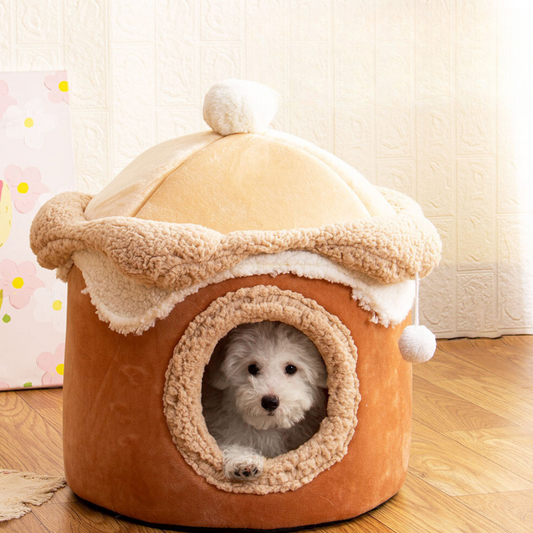 Cozy Enclosed Cat House - Stylish & Comfortable Pet Accessory