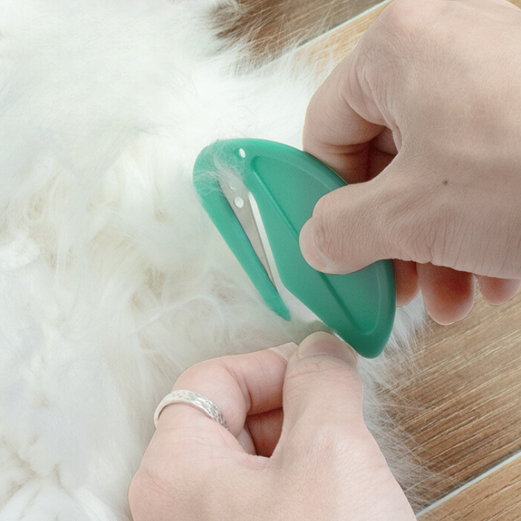 Cat Grooming Tool: Effective Detangling & Fur Removal Brush