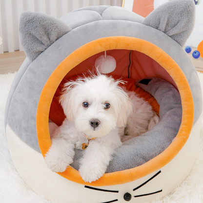 Cozy Enclosed Cat Bed for Warm Winter Comfort