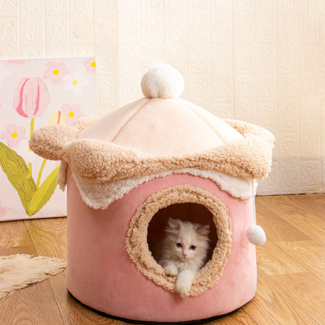 Cozy Enclosed Cat House - Stylish & Comfortable Pet Accessory