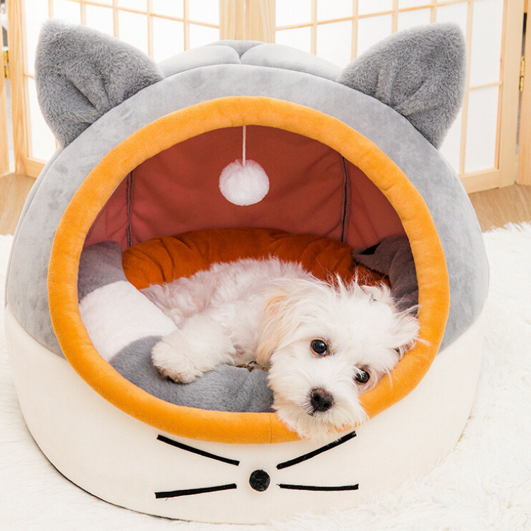 Cozy Enclosed Cat Bed for Warm Winter Comfort