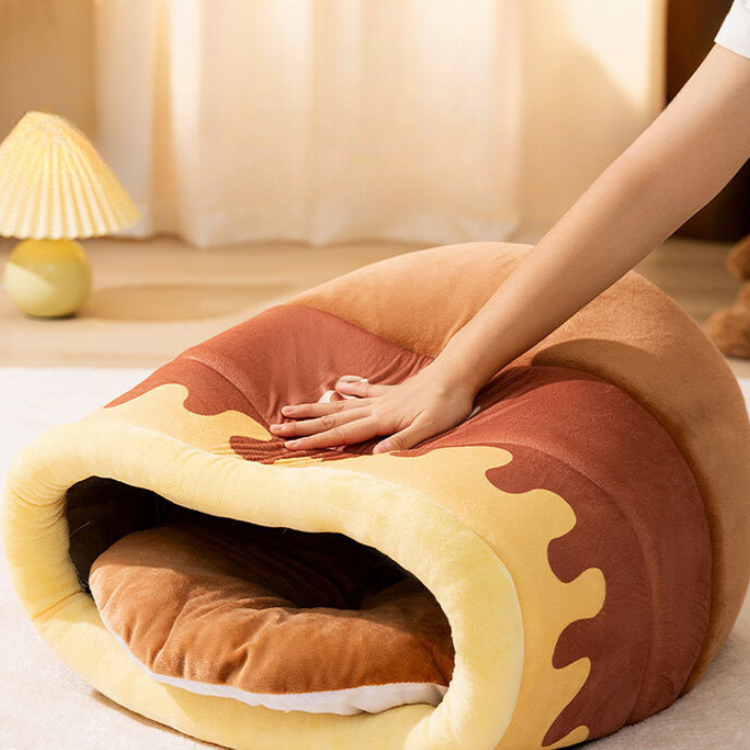 Cozy Honey Pot Winter Cat Bed - Warm & Stylish Pet Accessory