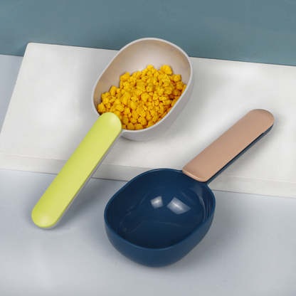 Durable Pet Food Scoop with Clip - Easy Feeding Tool