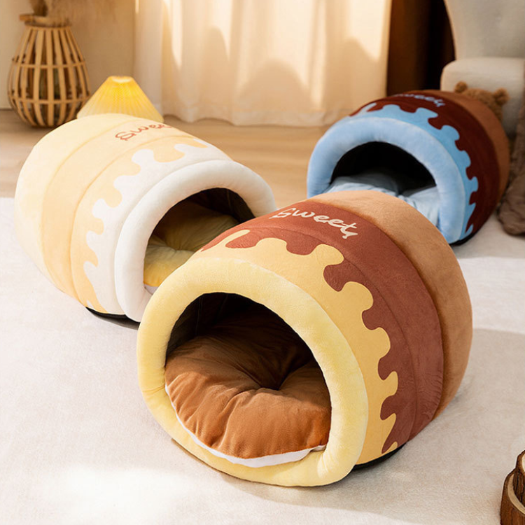 Cozy Honey Pot Winter Cat Bed - Warm & Stylish Pet Accessory