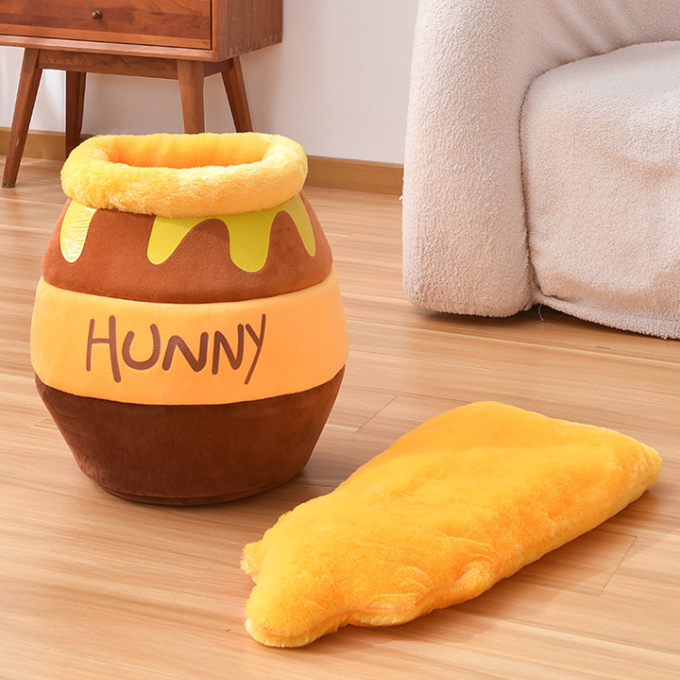 Cozy Covered Cat Bed - Perfect for Autumn & Winter Comfort