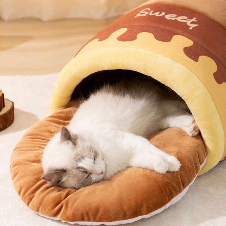 Cozy Honey Pot Winter Cat Bed - Warm & Stylish Pet Accessory