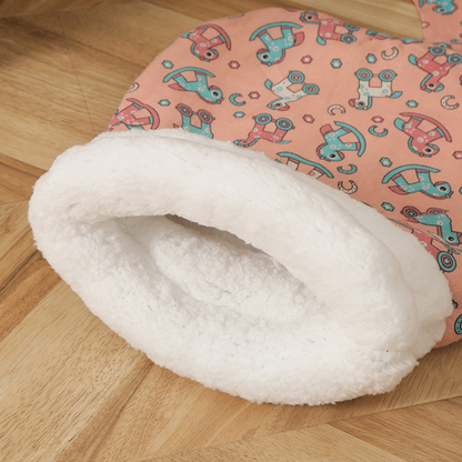 Cozy Cat Cave Sleeping Bag: Warm & Comfortable Pet Accessory